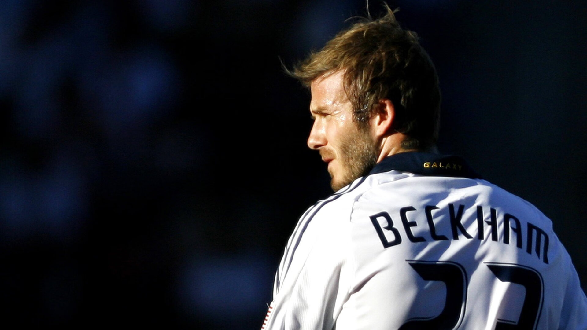 “东安湖体育公园：铁人三项运动员展现决不妥协的毅力”